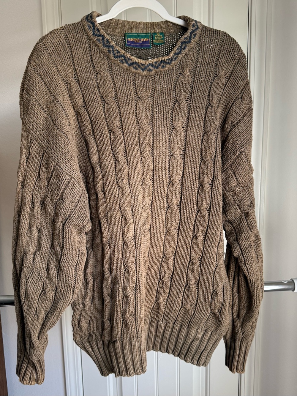 Vintage Hunting Horn Classic Cable Crewneck Sweater in Brown